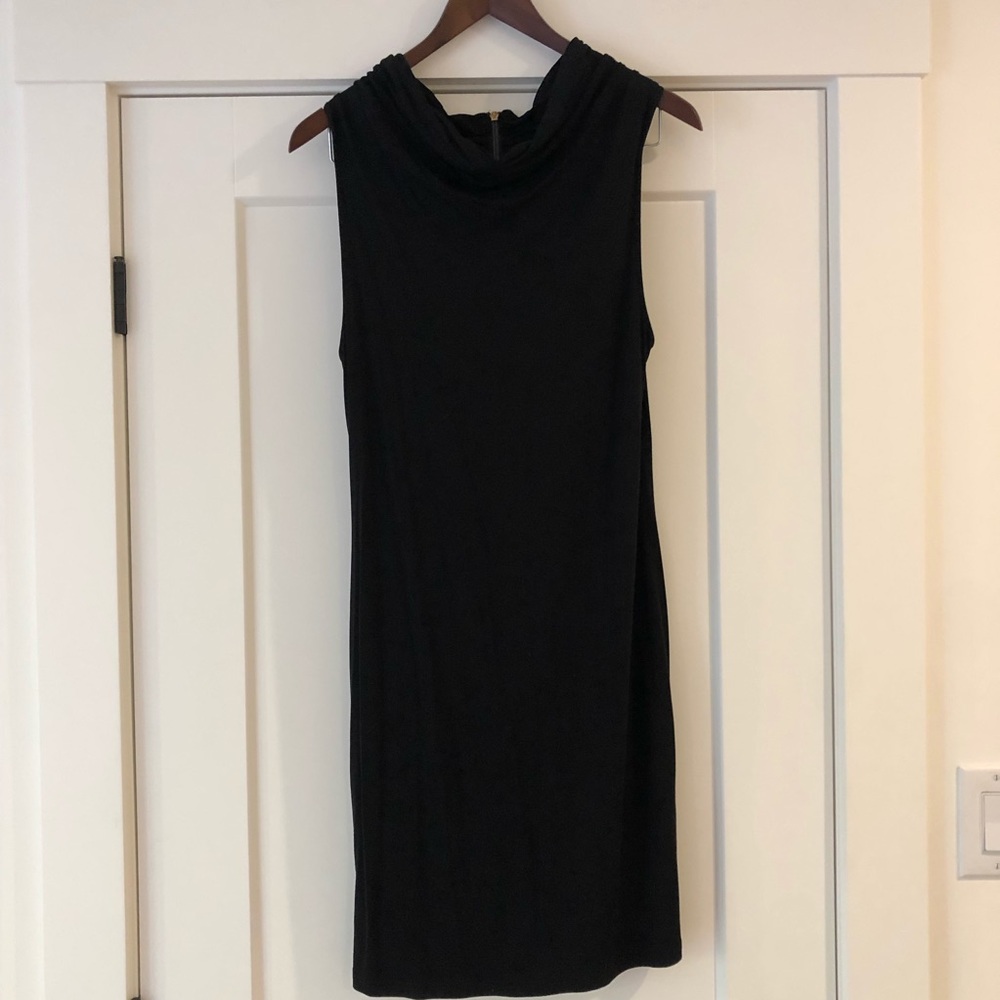 Black sleeveless dress